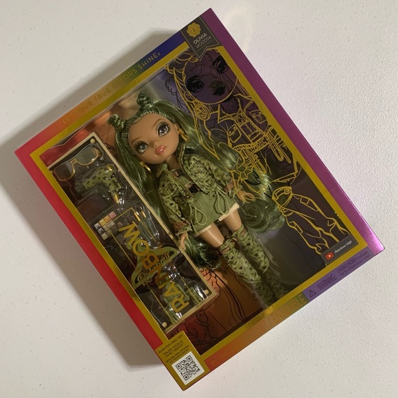Rainbow High Fashion Olivia Woods Doll with Accessories-New - Picture 3 of 9